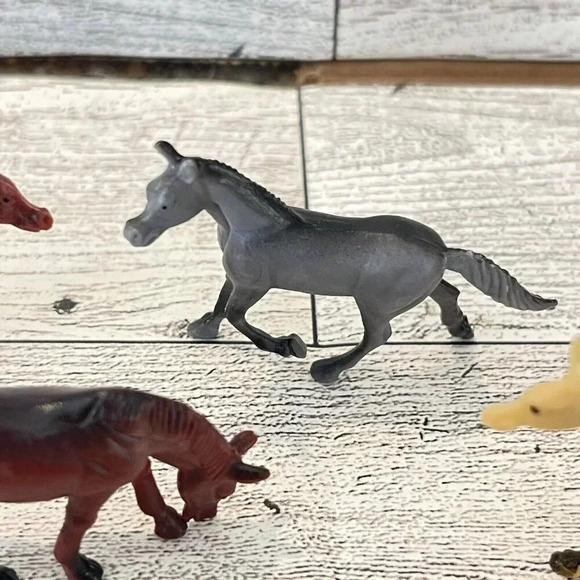 VTG Lot Of 8 Miniature Horse Figurines China Mixed Colors Poses Plastic Lot #2 - Picture 8 of 12